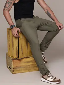 Roadster Men Relaxed Pure Cotton Chinos Trousers