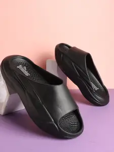 The Roadster Lifestyle Co Men Soft & Comfortable Sliders