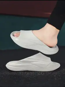 The Roadster Lifestyle Co Men Soft & Comfortable Sliders