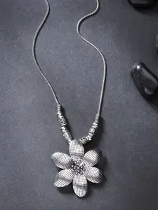 Anouk Anouk Women Silver-Toned Floral Shape Pendant with Chain