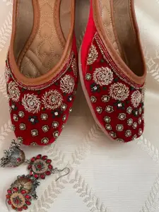 Anouk Women Embellished Ethnic Mojaris Flats
