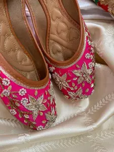 Anouk Women Embellished Ethnic Mojaris Flats