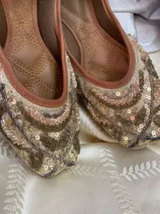 Anouk Women Embellished Ethnic Mojaris Flats