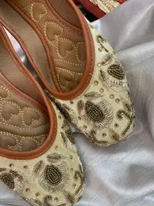 Anouk Women Embellished Ethnic Mojaris Flats