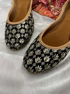 Anouk Women Embellished Ethnic Mojaris with Embroidered Flats