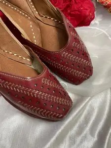 Anouk Women Ethnic Mojaris with Embroidered Flats