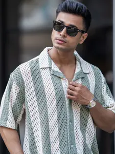 Maniac Men Textured Comfort Fit Cotton Oversized Casual Shirt