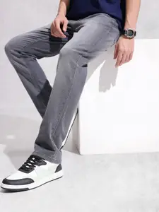 WROGN Men Relaxed Fit Mid-Rise Light Fade Stretchable Jeans