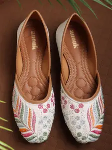Anouk Women Embellished Ethnic Mojaris Flats