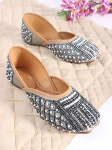 Anouk Women Embellished Ethnic Mojaris Flats