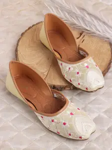 Anouk Women Embellished Ethnic Mojaris Flats