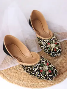 Anouk Women Embellished Ethnic Mojaris Flats