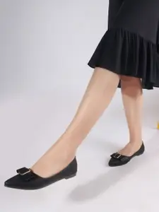 DressBerry Women Textured Mojaris with Bows Flats