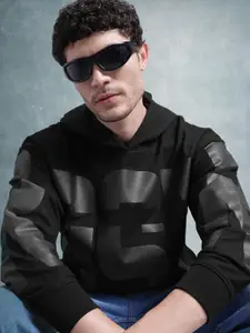 The Roadster Lifestyle Co. Men Printed Hooded Sweatshirt