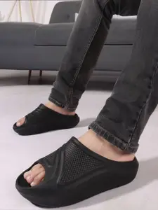 Carlton London Men Sliders