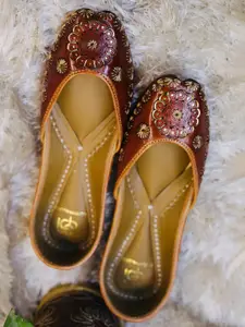 LORYPHILORY Women Brown Embellished Mojaris