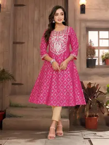 Rangita Women Embroidered Kurta