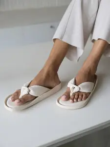 CAI Knotted Thong Cream Flat