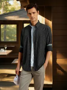 Louis Philippe Men Button-Down Collar Vertical Striped Cotton Casual Shirt