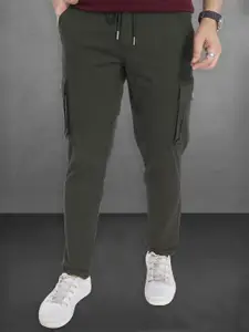 DIVISIVE Men Solid Straight Leg Regular Fit Mid-Rise Flat-Front Cargos