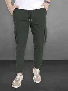 DIVISIVE Men Mid-Rise Cargos