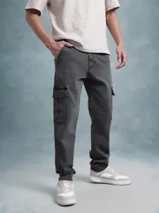 The Roadster Lifestyle Co. Men Relaxed Fit Mid-Rise Stretchable Cargo Jeans