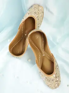 House of Pataudi Women Embellished Ethnic Mojaris