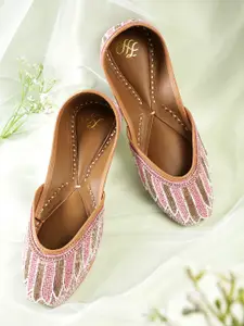 House of Pataudi Women Embellished & Beaded Ethnic Mojaris