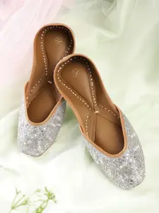 House of Pataudi Women Embellished Ethnic Mojaris