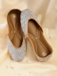 House of Pataudi  Women Embellished Ethnic Mojaris