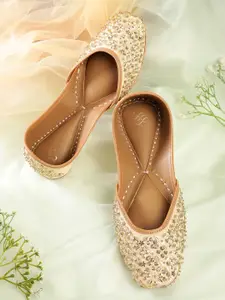 House of Pataudi Women Ethnic Embellished Mojaris