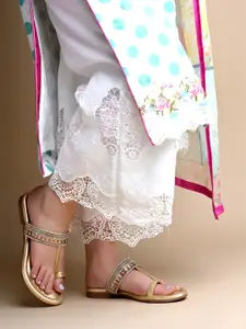 Shoetopia Women Embellished Ethnic One Toe Flats