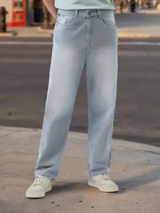 Urbano Fashion Men Loose Relaxed Fit Mid-Rise Light Fade Jeans