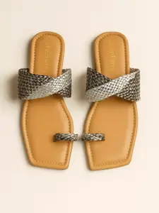 DressBerry Women Textured One Toe Flats