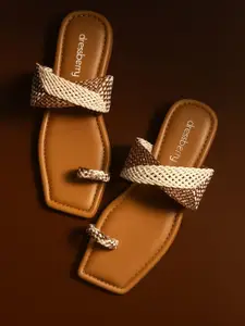 DressBerry Women Textured One Toe Flats