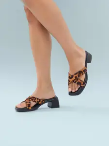 Monrow Women Printed Block Sandals