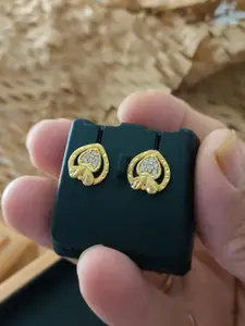 niva fashion Heart Shaped Studs Earrings