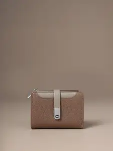 Lino Perros Women Zip Detail Two Fold Wallet