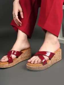 DressBerry Women Textured Wedge Sandals