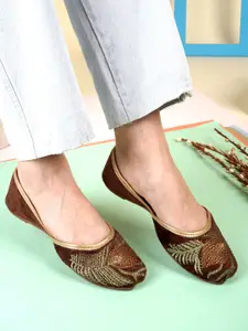 Anouk Women Embellished Mojaris Flats