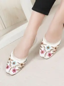 Anouk Women Embellished Mojaris Flats