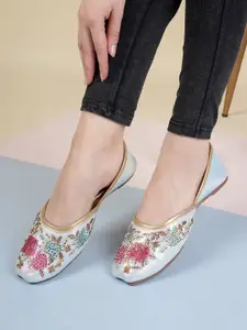 Anouk Women Embellished Mojaris