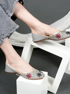 Anouk Women Embellished Mojaris