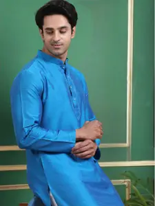 TATTVA Embroidered Thread Work Mandarin Collar Short Kurta