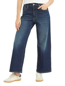 Levis Women Classic Regular Fit High-Rise Light Fade Stretchable Jeans