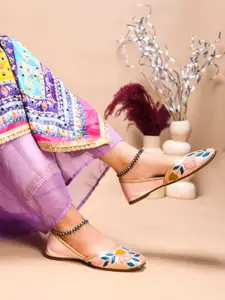 JM Looks Women Ethnic Embllished Mojari