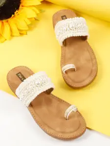 Flat n Heels Women Embellished Ethnic One Toe Flats