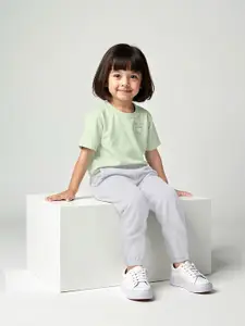 max Girls Graphic Printed Round Neck Cotton T-shirt