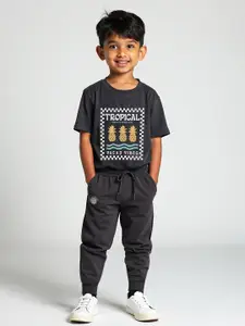 max Boys Solid Mid-Rise Joggers Trousers
