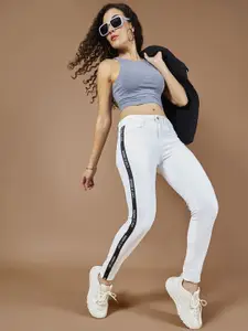 DOLCE CRUDO Women Skinny Fit Mid-Rise Light Fade Stretchable Jeans